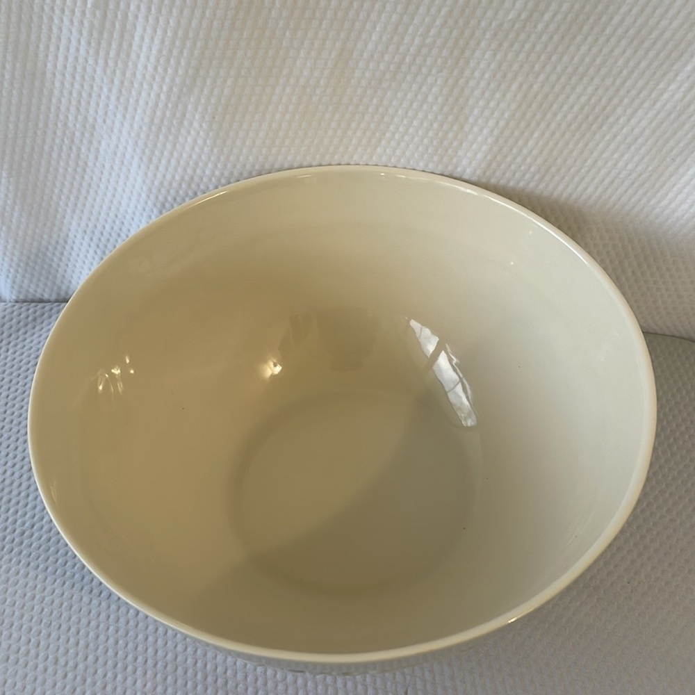 Carmel Ceramica 10.5” Flower Garden Cream Bowl. - Picture 3 of 5